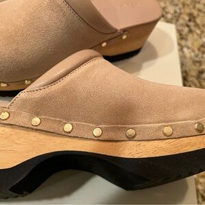 M. GEMI suede clogs